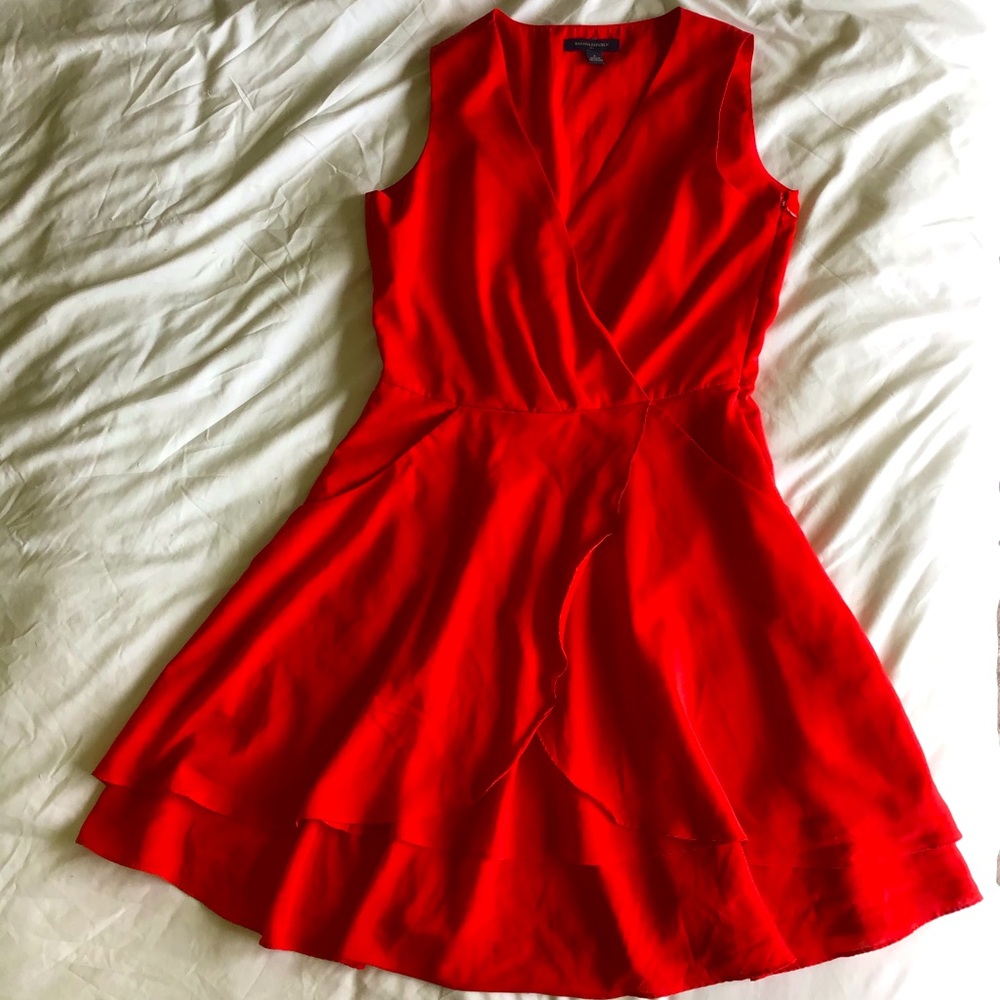 Silky A-line banana republic dress with pockets!